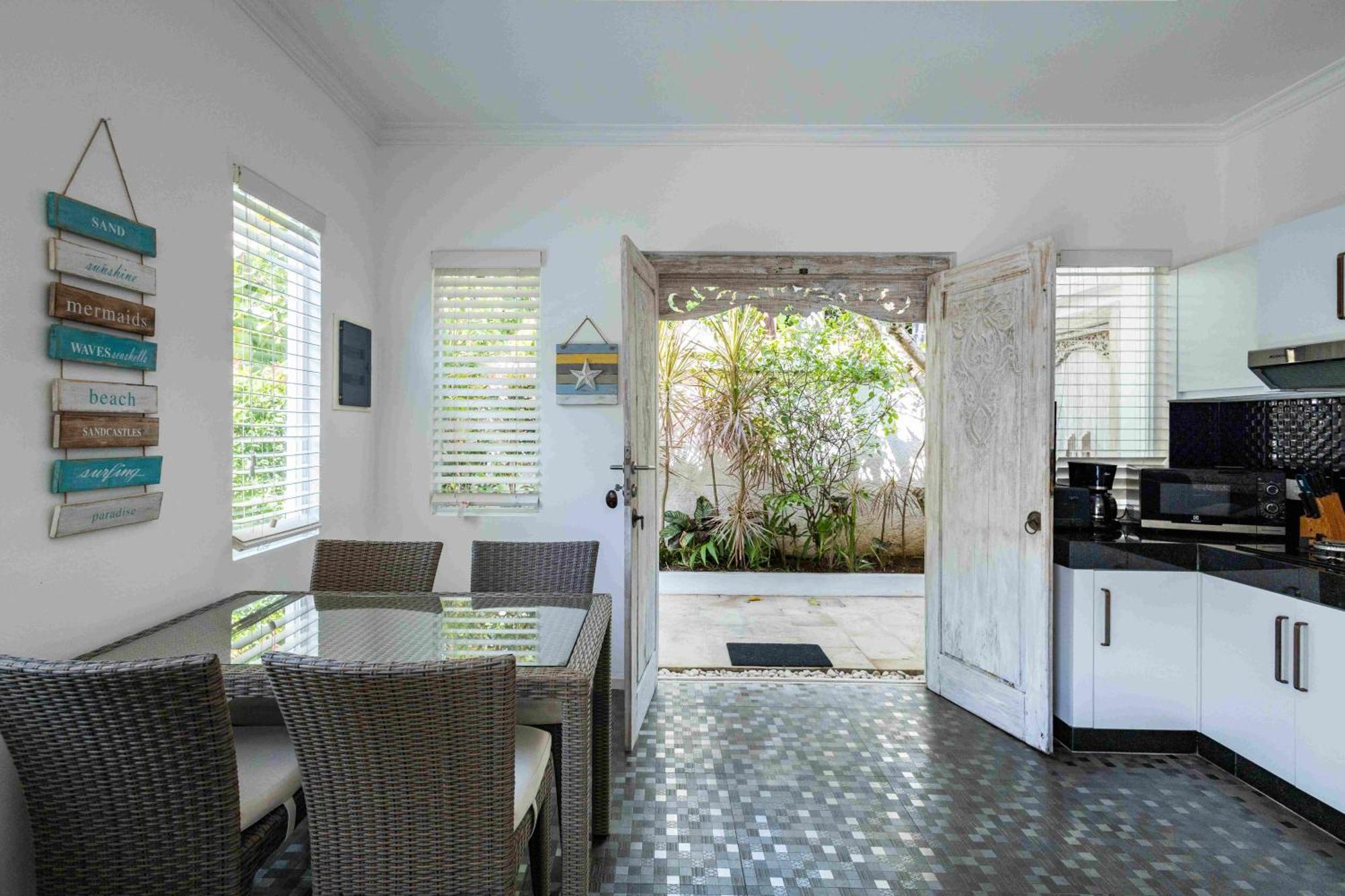 Charming, Villa Sofie - Central Sanur With Refreshing Pool Exterior photo